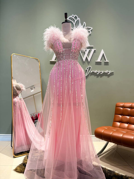 فستان أنيق من ريش الورد