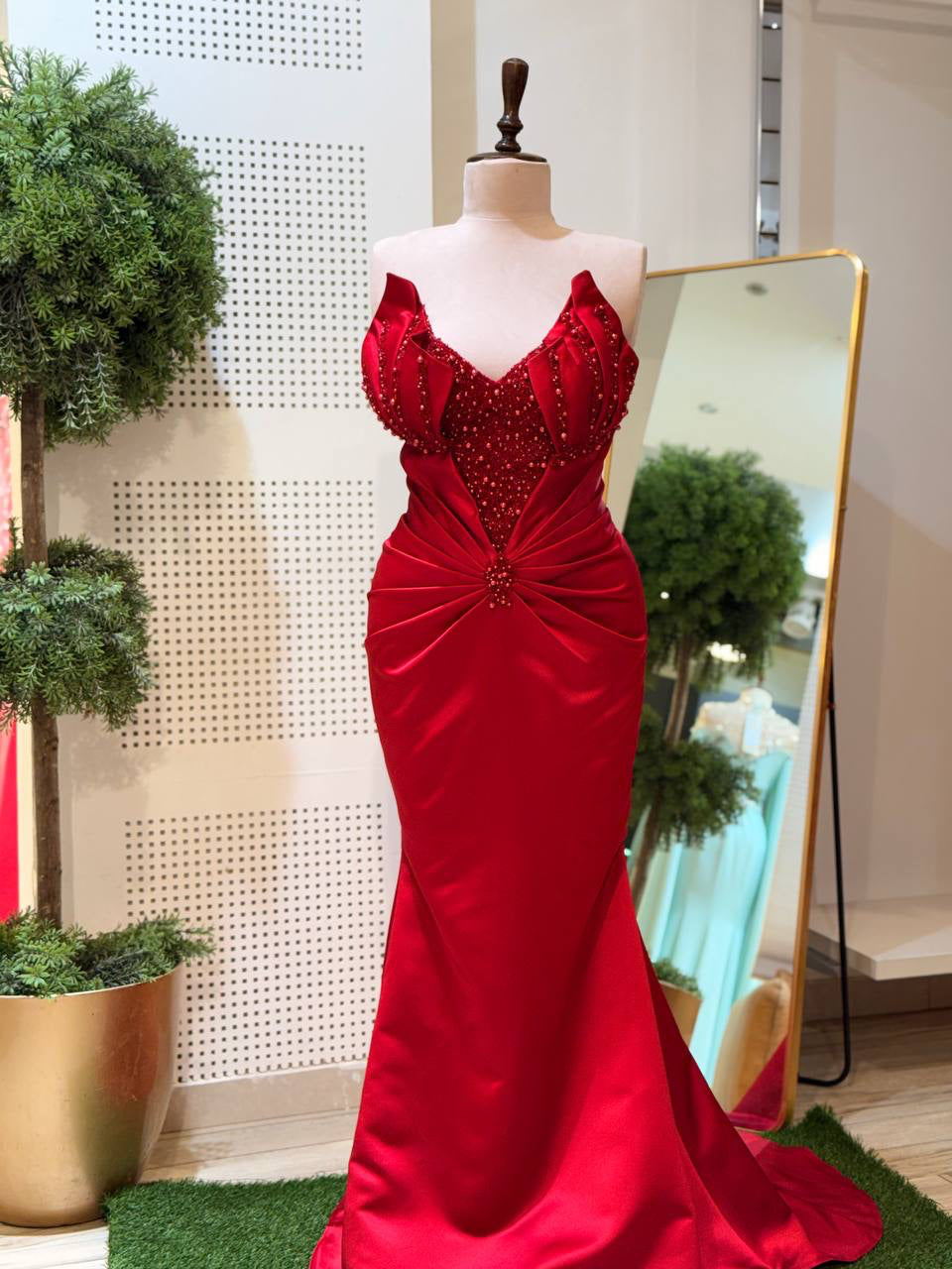 فستان سكارليت ماجيستي